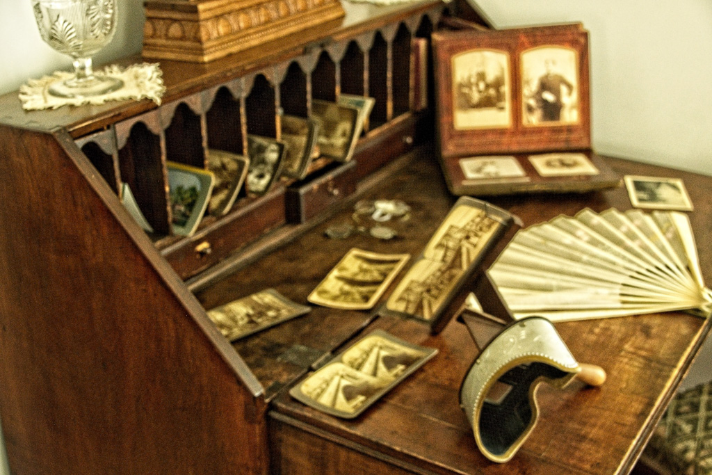 Desk with stereoscope viewer